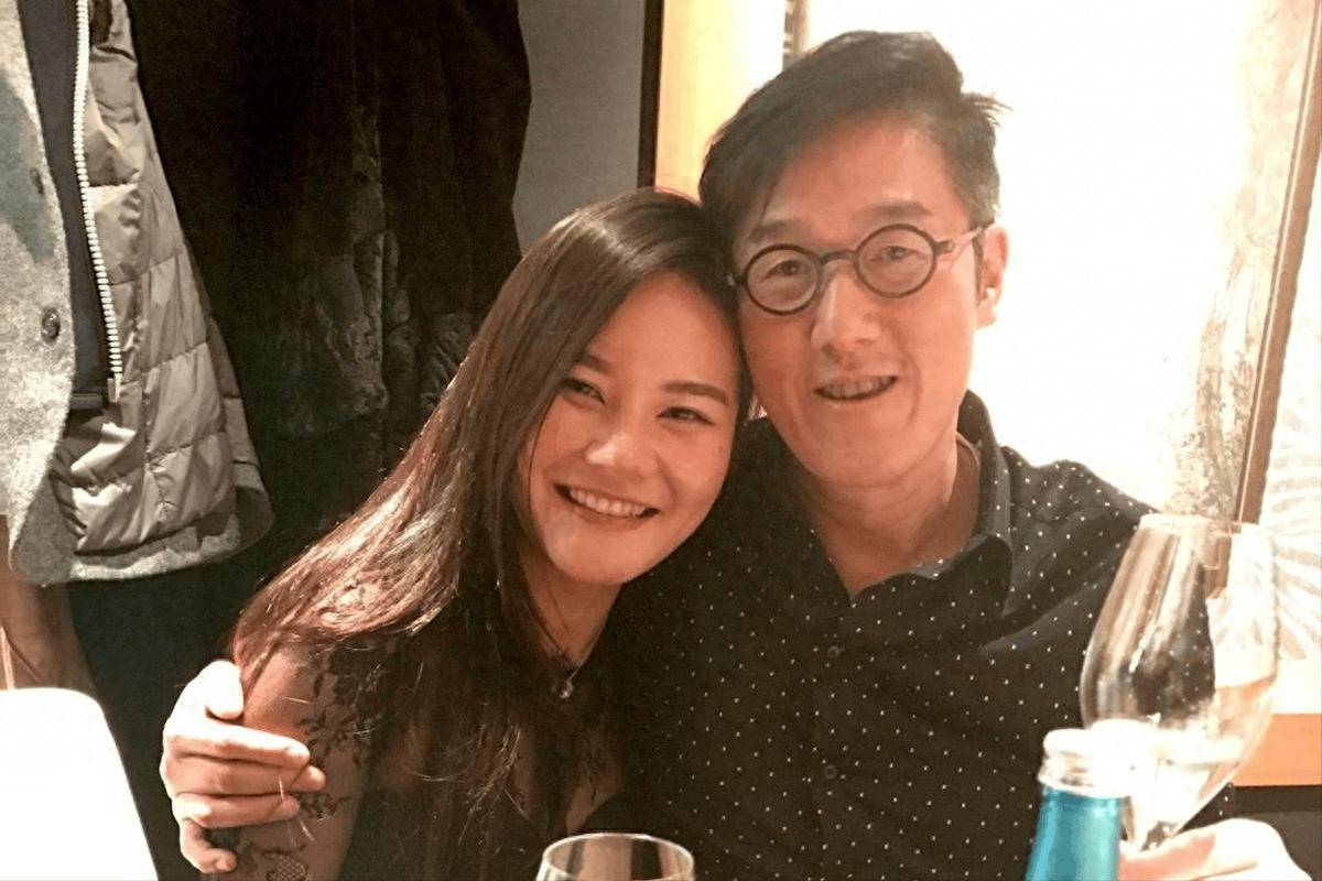 67岁港大佬偷腥网红9年，5年生4胎原配不知