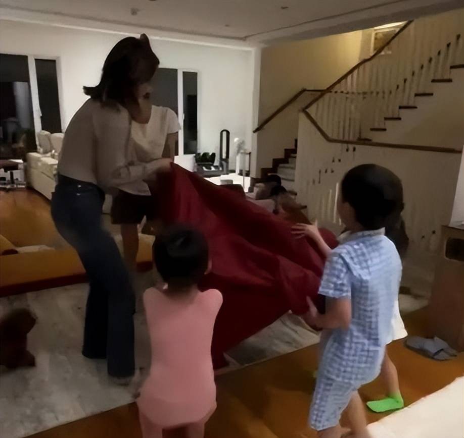 67岁香港富商婚外情网红9年,女方5年4胎原配不知