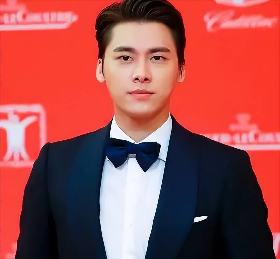 顶流男星人设崩塌?镜头前后两副面孔太离谱