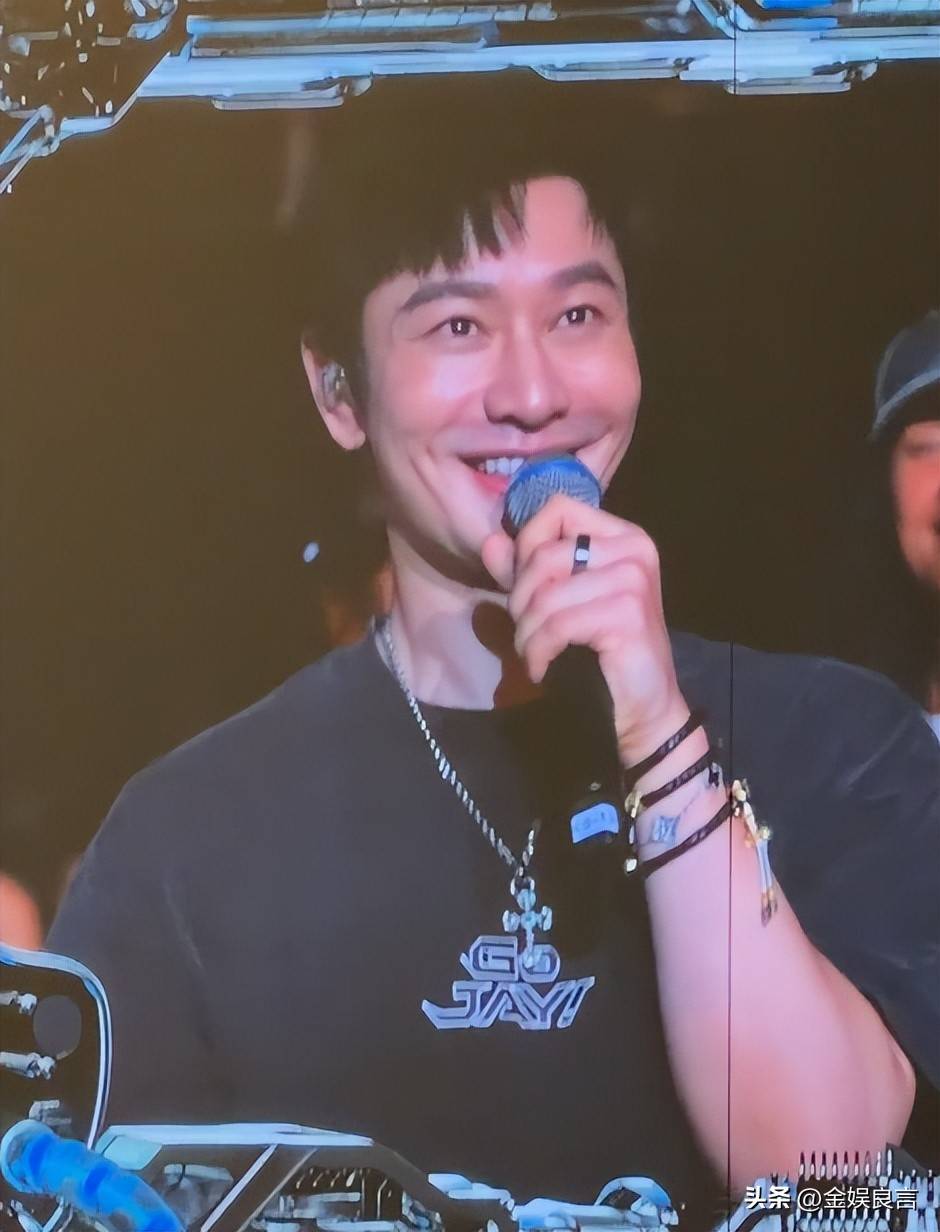 黄晓明夸昆凌引发讨论:对比杨颖引网友热议