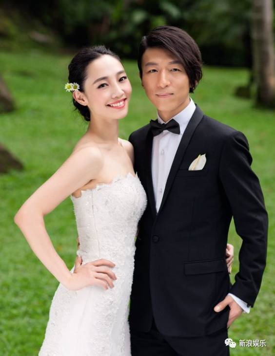 某艺人相关动态:感情变化早有预兆?