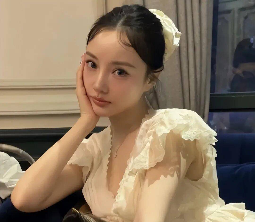李小璐和女儿甜馨的合影