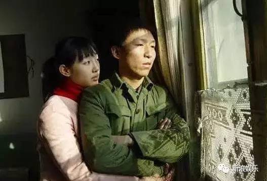 某艺人相关动态:感情变化早有预兆?
