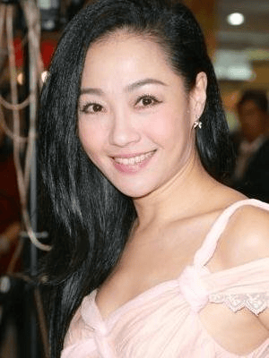 香港女星曝三十年行业经历,五十多岁仍被邀社交