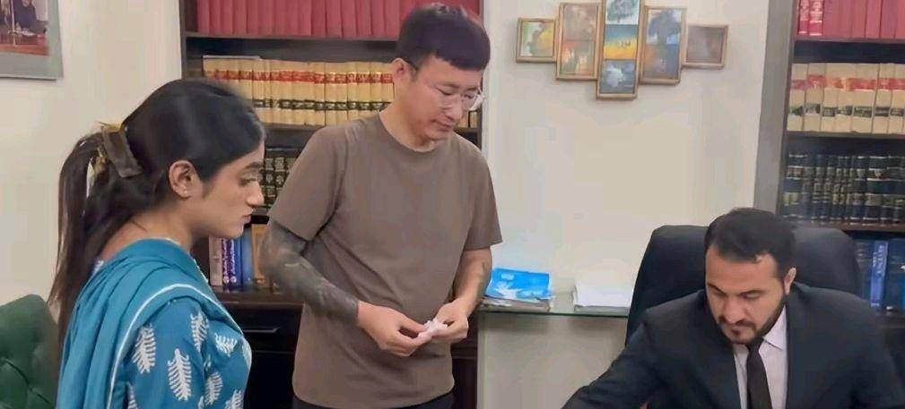 杨二狗2万分手费反转!网红卓越再被揭底