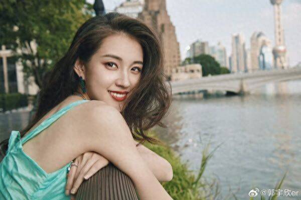 郭宇欣录音门事件:短剧女王翻车代言戏约全丢