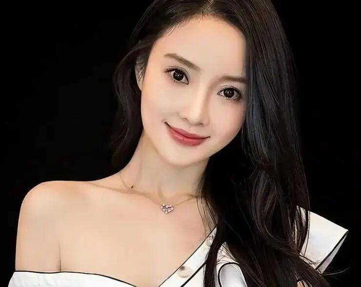 李小璐糊涂毁半生，女儿甜馨承受舆论代价