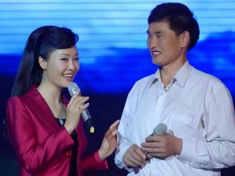 于文华13年传闻真相:感情问题、恋朱之文、无子