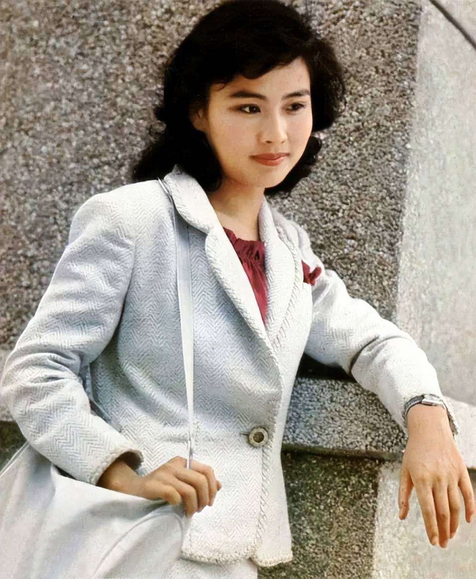 四位女星婚姻悲剧：出轨反咬含恨而终