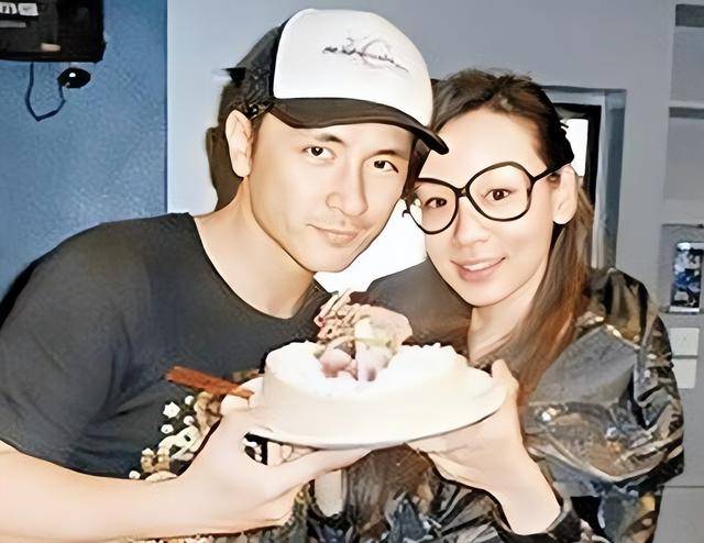 香港女星杨思琦洗脱撒谎嫌疑,单亲妈妈直播养家