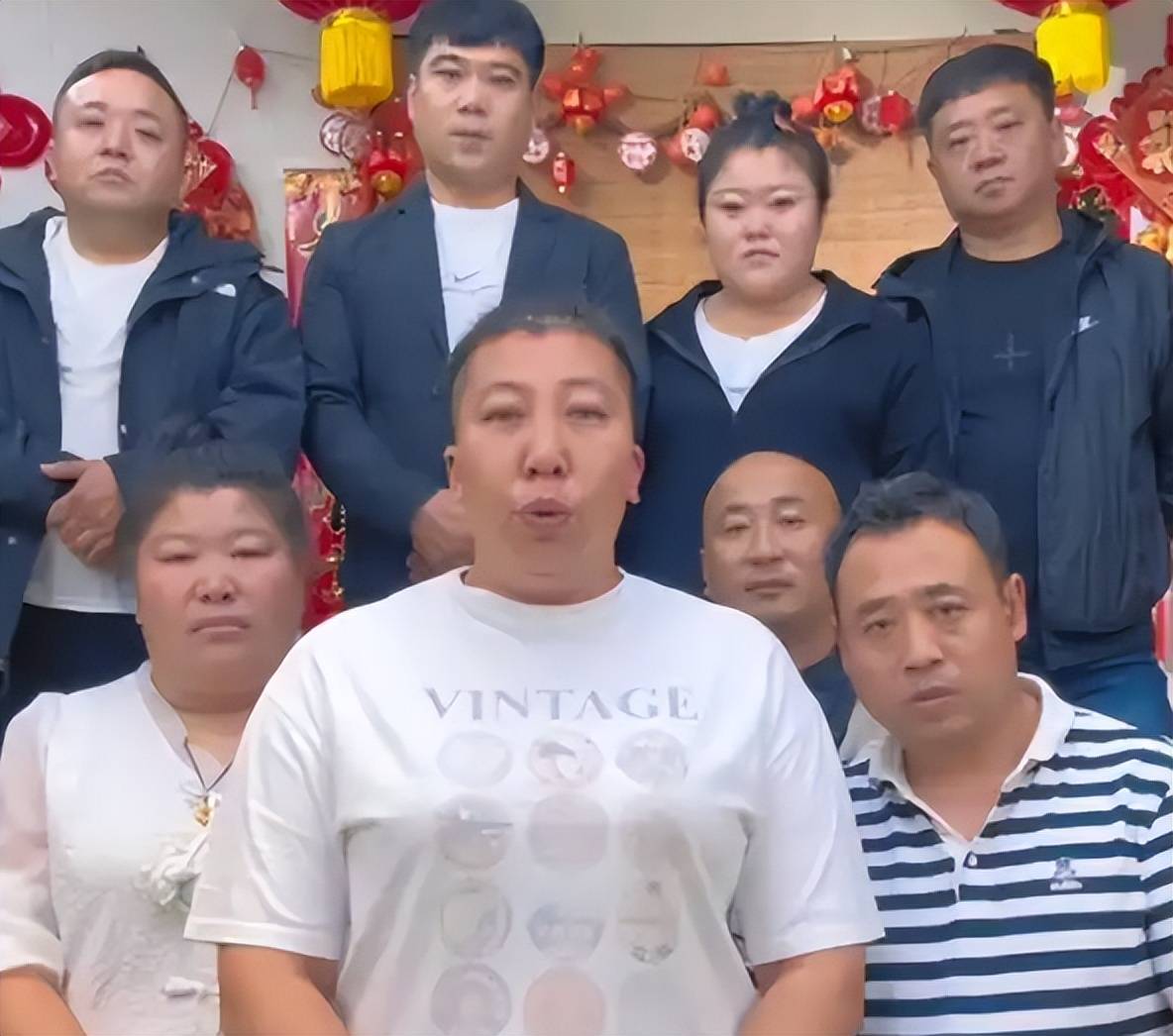东北雨姐翻车记:从乡村网红到封号罚款