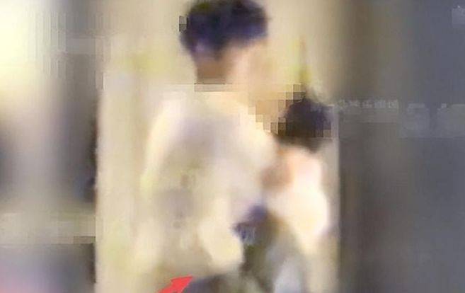 内娱再现不拉窗帘名场面生理反应明显