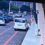 90后货车司机撞见妻子在家亲热，跳窗男连衣服都没来得及拿